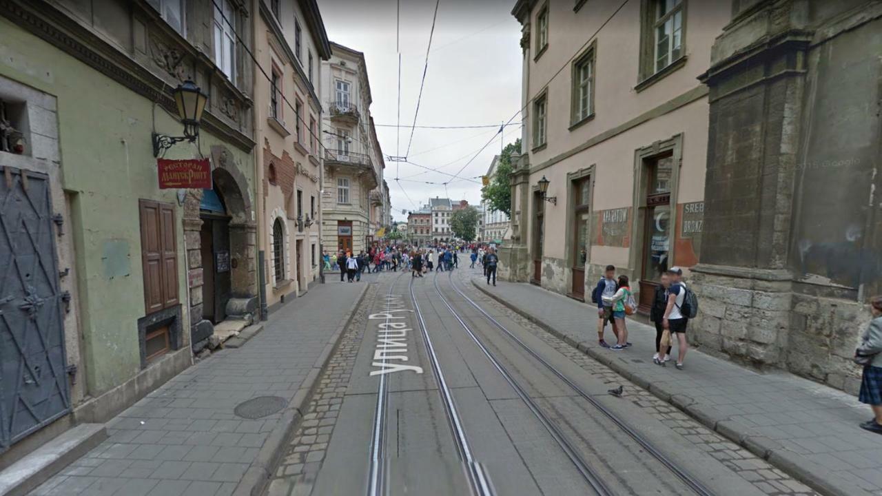 Уютная Квартира На Площади Рынок Leópolis Exterior foto